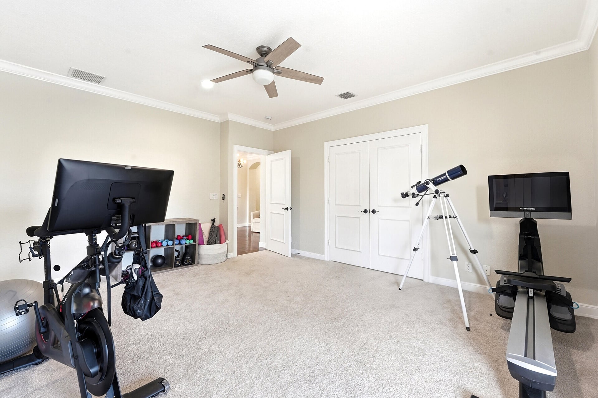  Residence photo 30