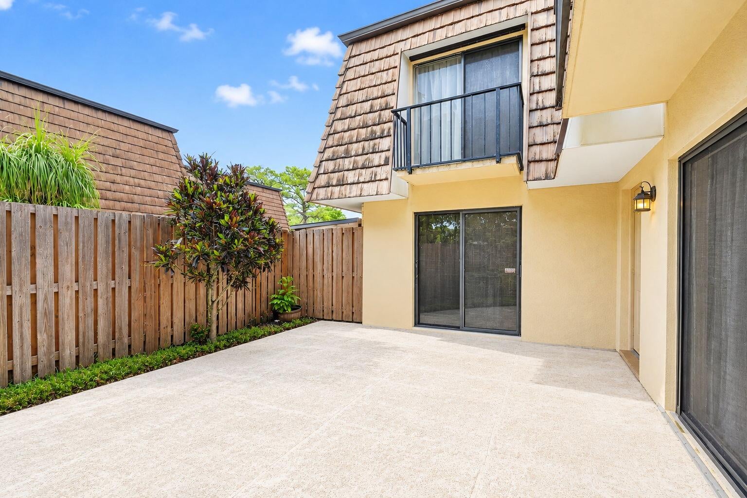  Residence photo 4