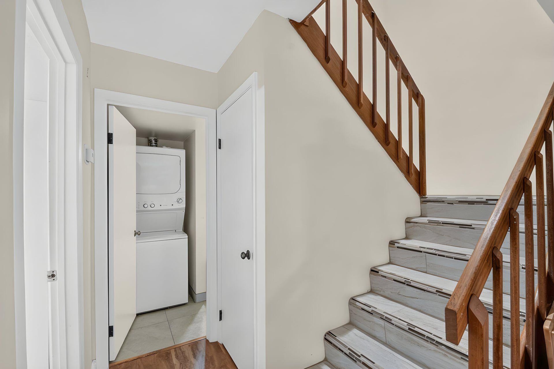  Residence photo 6