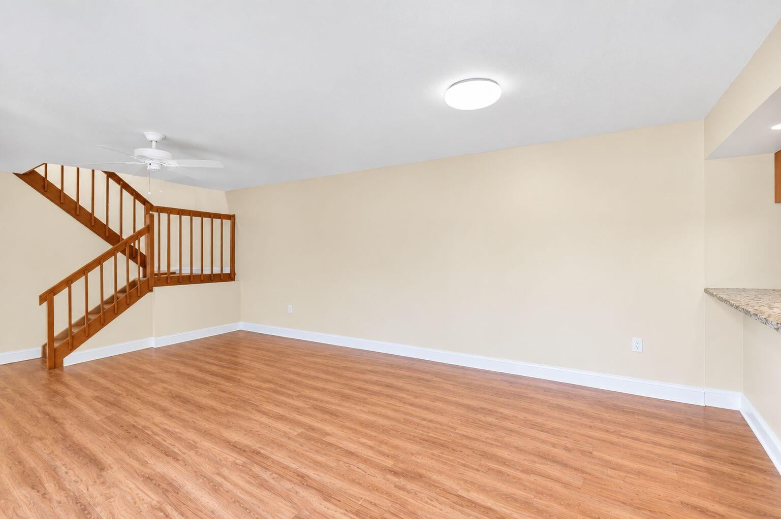  Residence photo 8