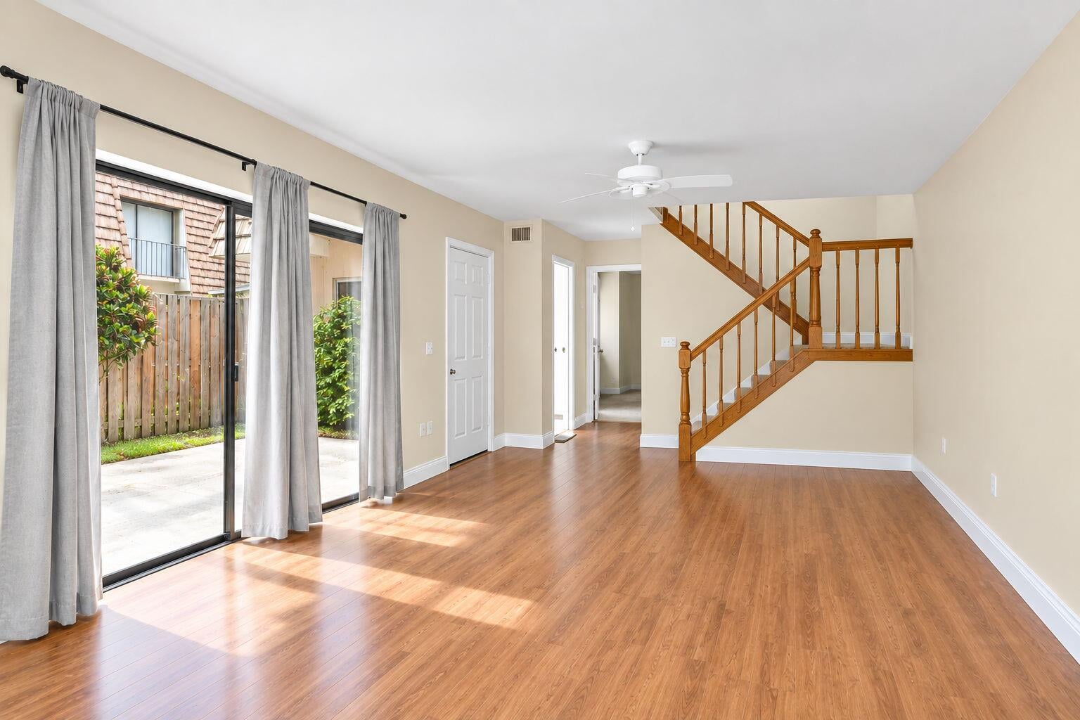  Residence photo 9