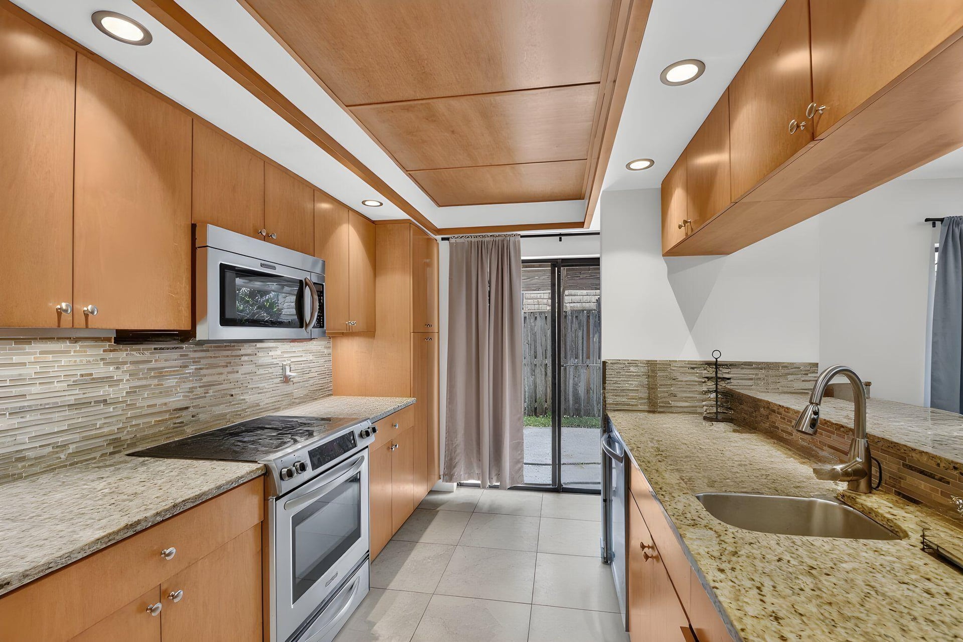  Residence photo 11