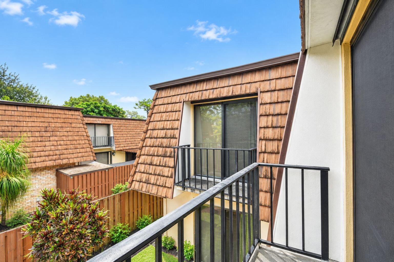  Residence photo 24