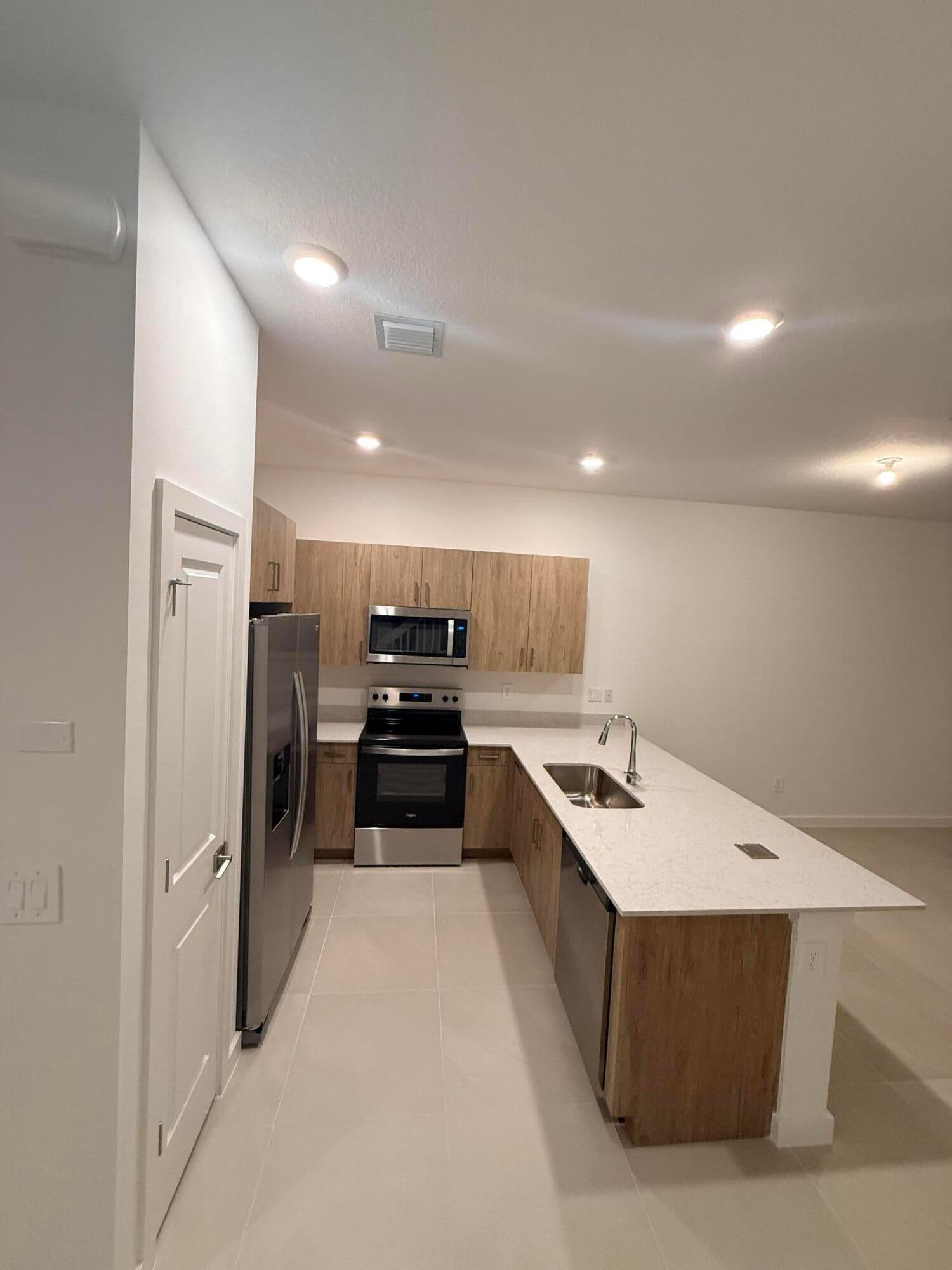  Residence photo 5