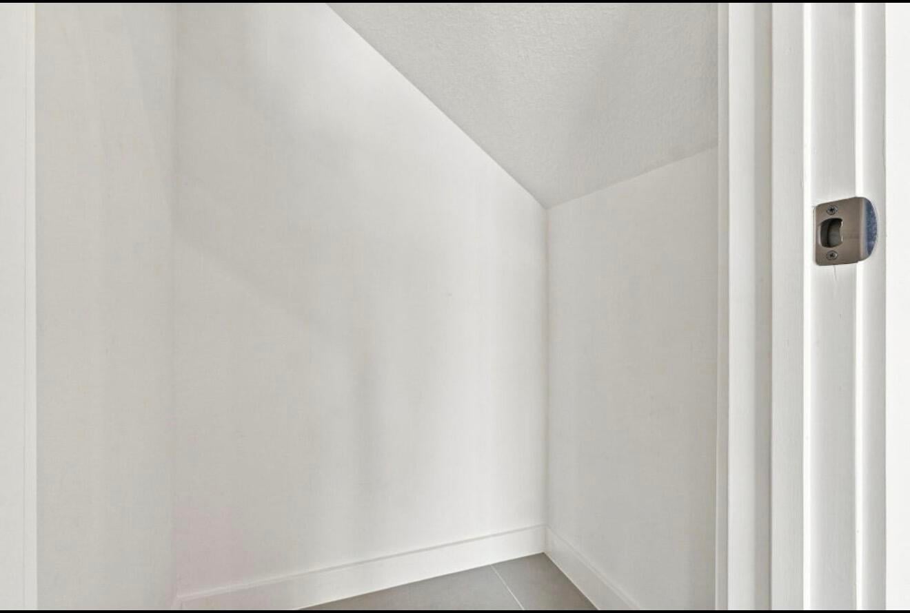  Residence photo 9