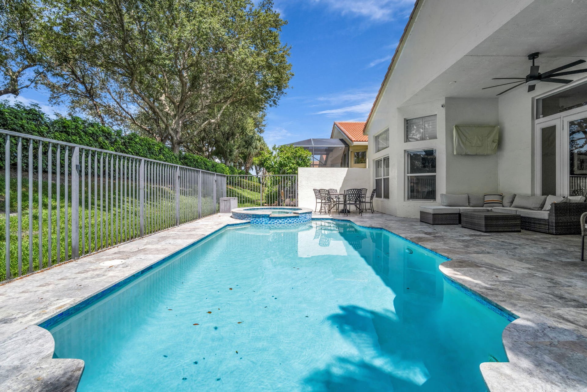  Residence photo 32