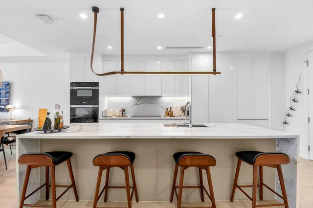 Nautilus 220 Unit 1708 photo 10
