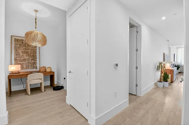 Nautilus 220 Unit 1708 photo 30