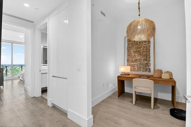 Nautilus 220 Unit 1708 photo 32