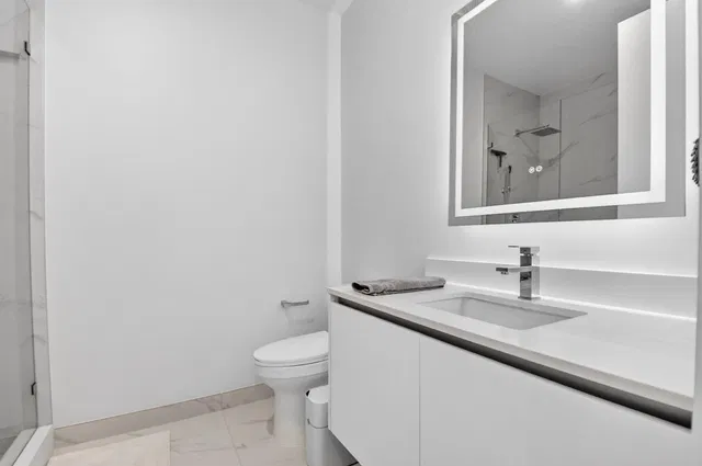 Nautilus 220 Unit 1708 photo 39