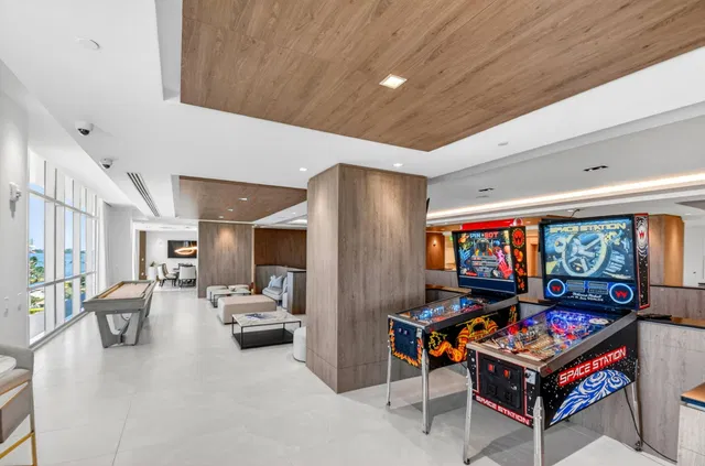 Nautilus 220 Unit 1708 photo 67