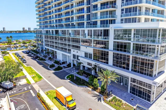 Nautilus 220 Unit 1708 photo 85