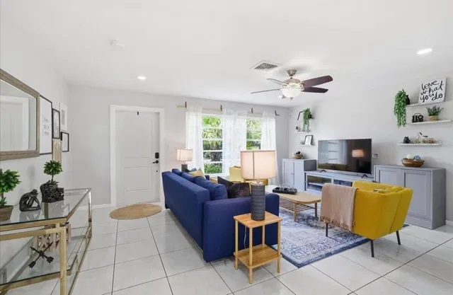  Residence photo 8
