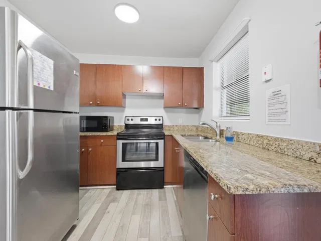 West Palm Beach Residence photo 13