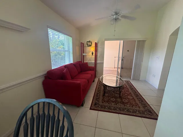  Residence photo 6