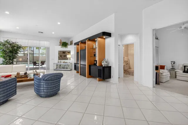 Residence photo 10