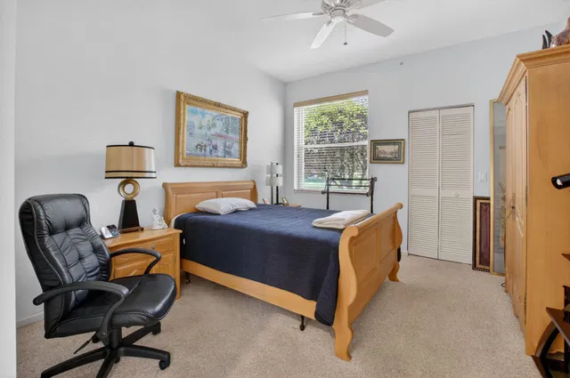 Residence photo 24