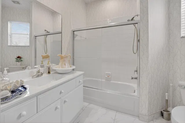 Residence photo 25
