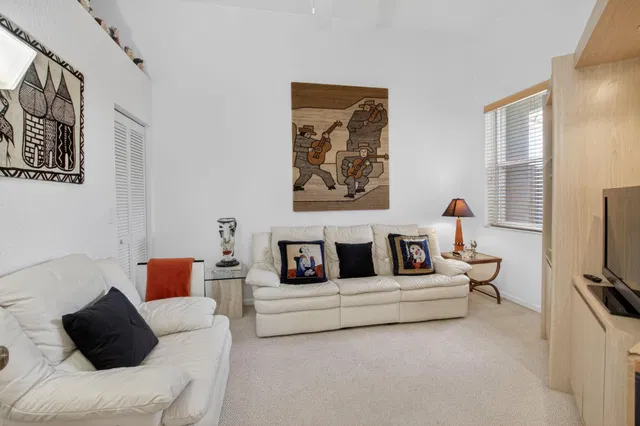 Residence photo 28