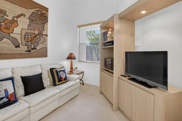 Residence photo 29