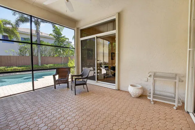 Residence photo 48