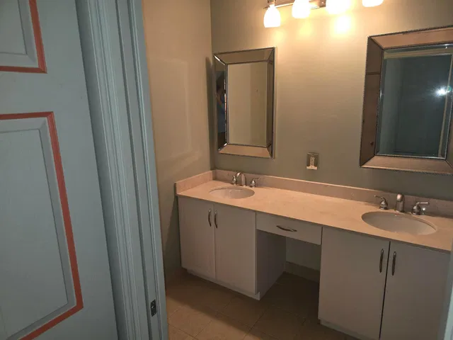 Unit 512 photo 12