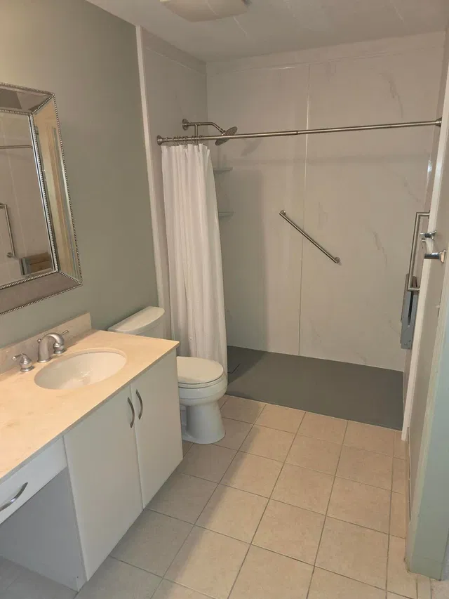 Unit 512 photo 13