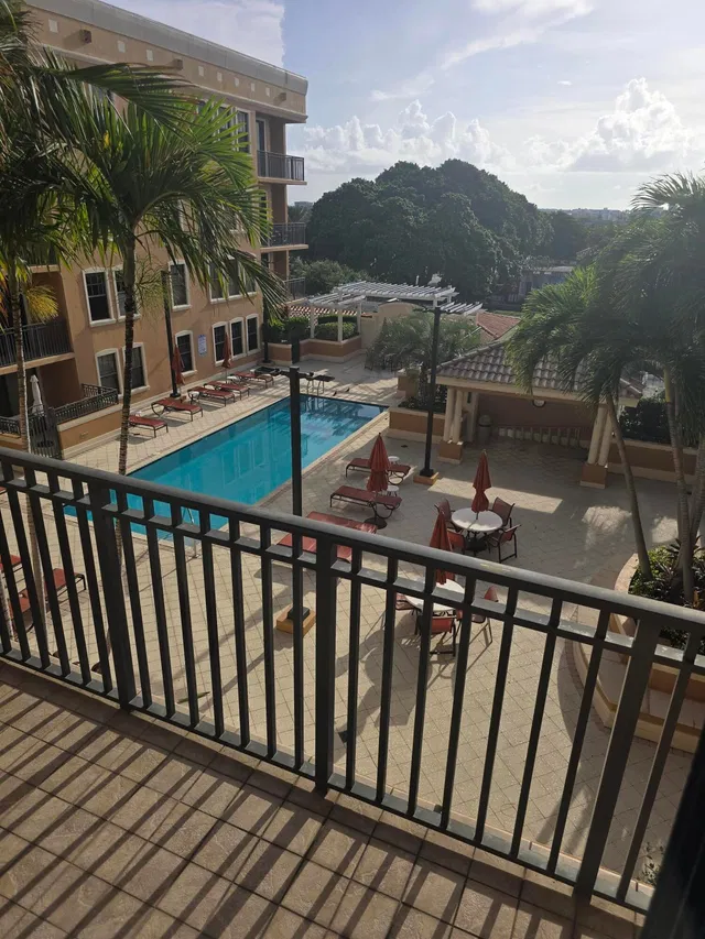 Unit 512 photo 17