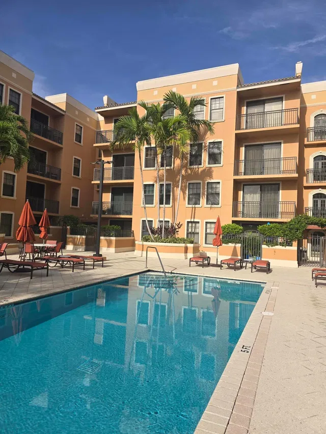 Unit 512 photo 56