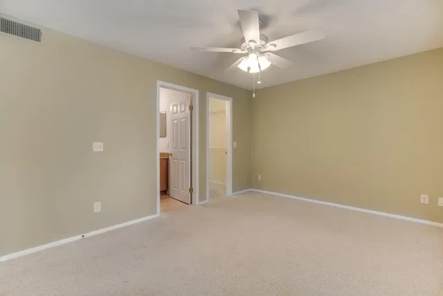 Unit 4-305 photo 12