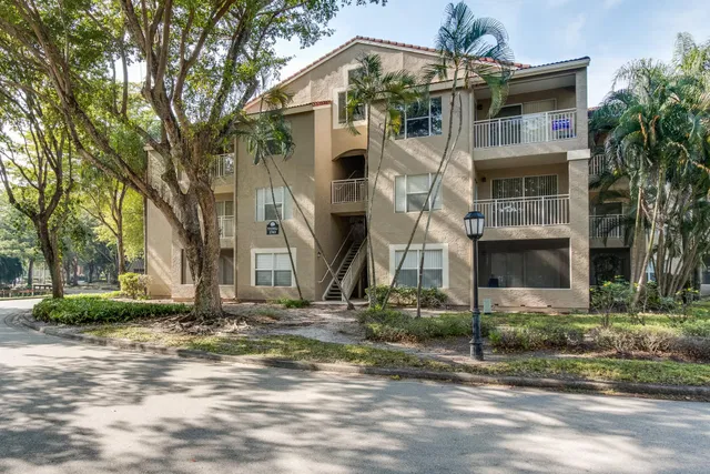 Unit 4-305 photo 20