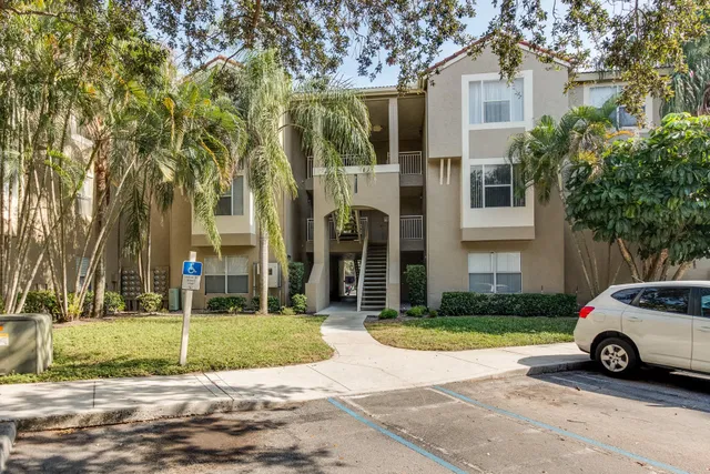 Unit 4-305 photo 21