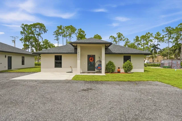Residence photo 5