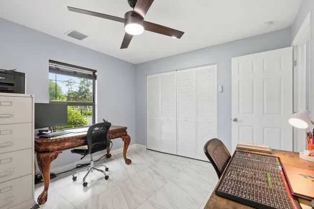 Residence photo 49