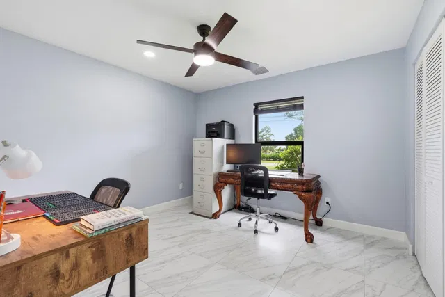 Residence photo 51