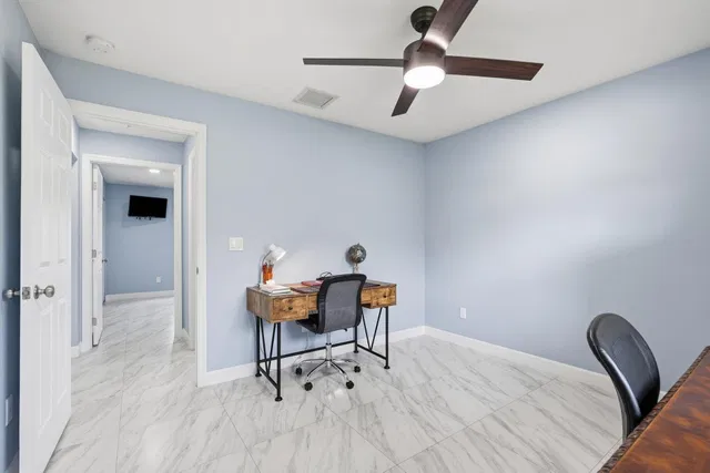 Residence photo 52
