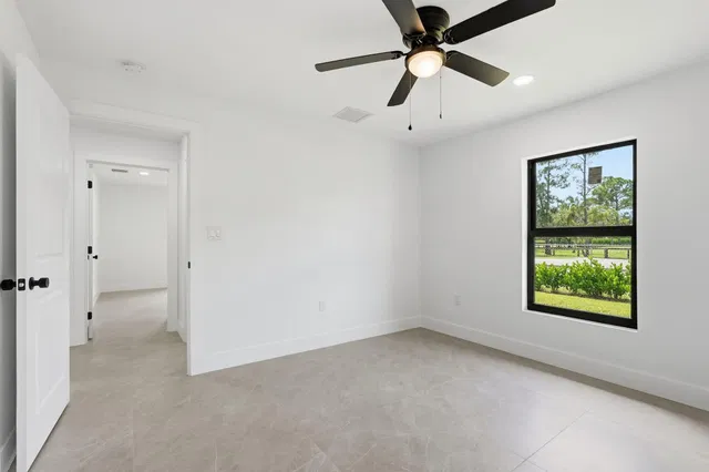 Residence photo 72