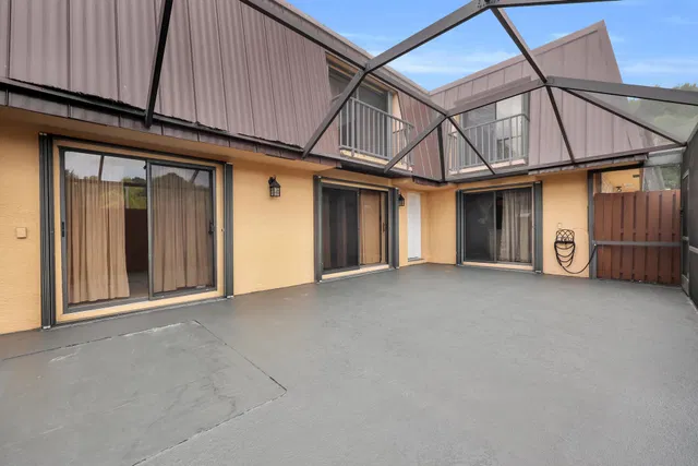 Unit 806 photo 6