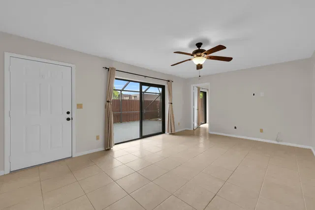 Unit 806 photo 7
