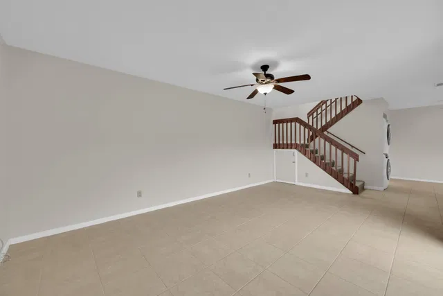 Unit 806 photo 9