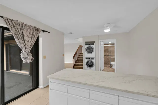 Unit 806 photo 15
