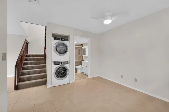 Unit 806 photo 17