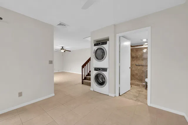 Unit 806 photo 18