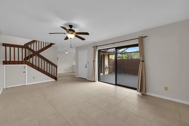 Unit 806 photo 19