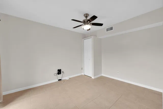 Unit 806 photo 21