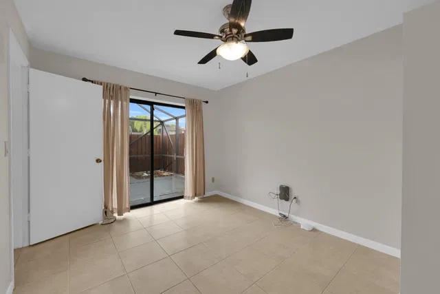Unit 806 photo 24