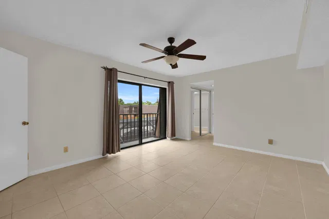 Unit 806 photo 26