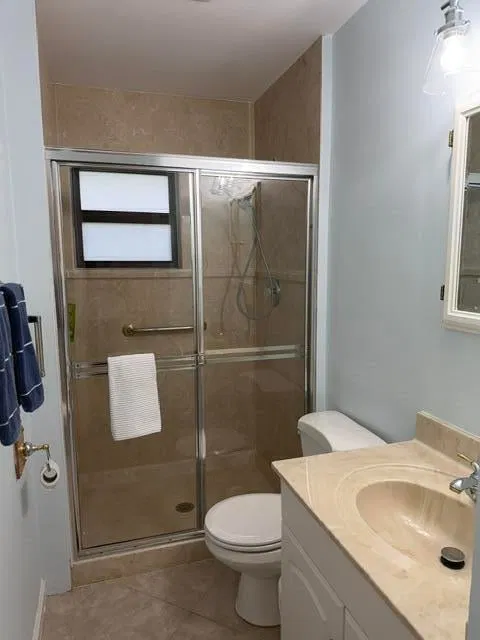  Unit B photo 8