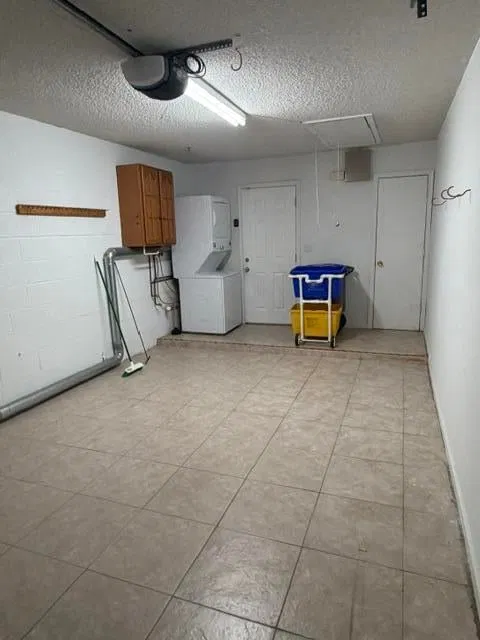  Unit B photo 18