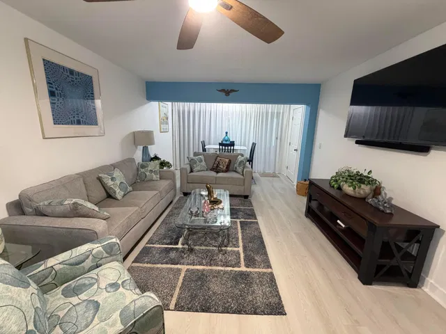 Unit 104 photo 6